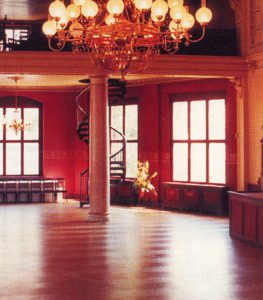 Ballhaus Watzke Dresden · Stabparkett Eiche (22 mm) · Fischgrät · geölt