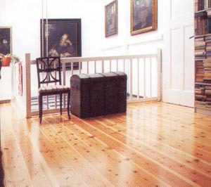 Privatkunde · Massivdielung Kiefer (27 mm) · lackiert